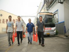 “我獻(xiàn)血，我光榮”